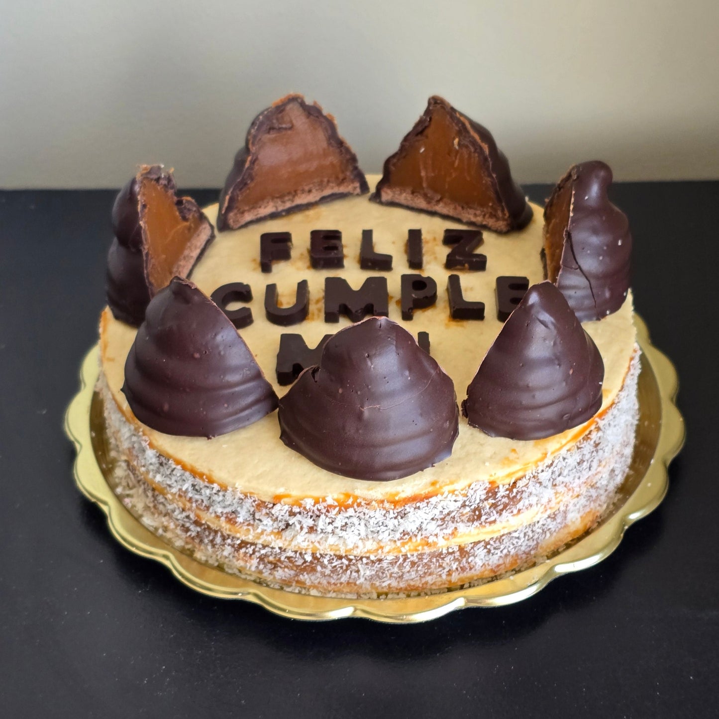 AlfaCake (cake sized alfajor)