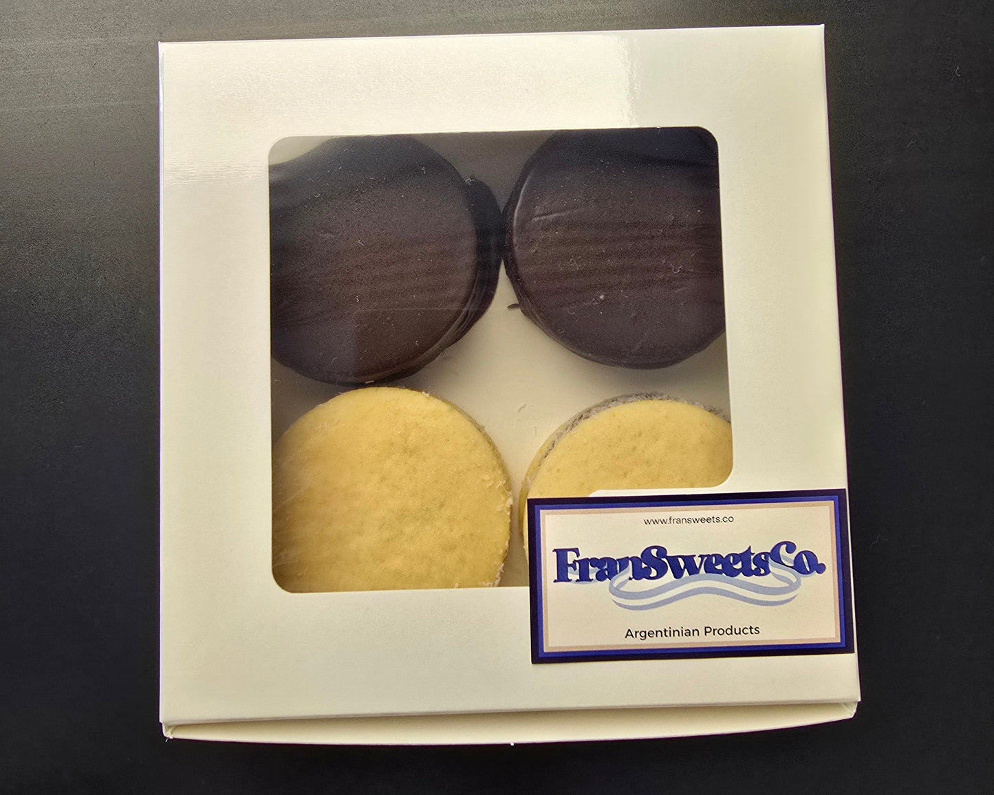 Dark & Vanilla (Maicena) alfajores box